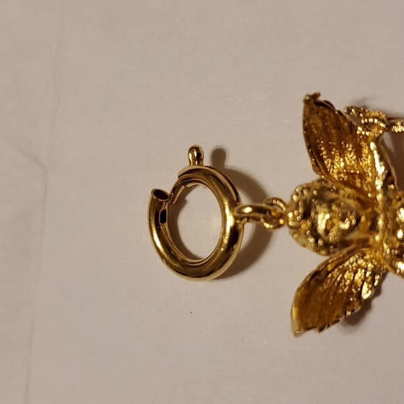 KIRK'S FOLLY Charm, Goldtone, EUC, 3" drop,stamped back star, secure clasp 1" - Picture 4 of 4